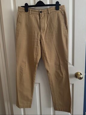 Banana Republic Men's Chino Pants in Light Brown 32X30
